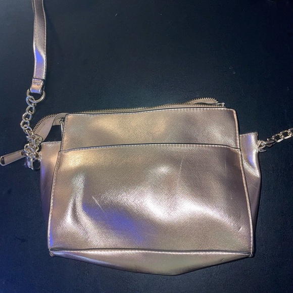 Steve Madden Metallic Rose Gold Crossbody Bag - Picture 4 of 11